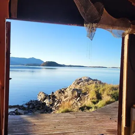 On An Beautiful Island With A Sea View Feriehus Vinsternes